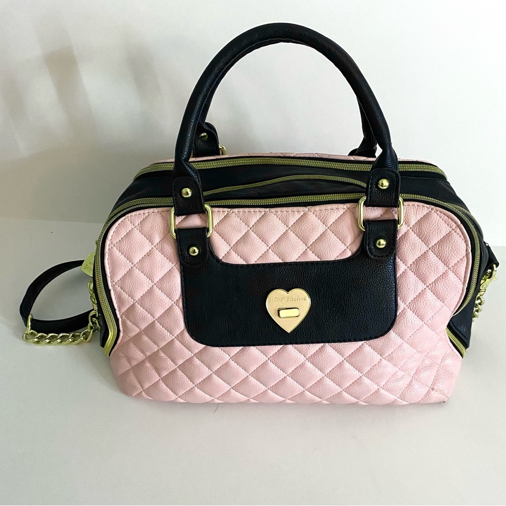BETSEY JOHNSON Pink Quilted Heart Clasp Crossbody Purse - Picture 1 of 10
